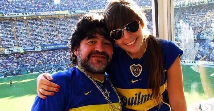 Maradona parla nell’ultimo video: “Sono ammaccato, ma va tutto bene”. Le indagini sul decesso del Diez