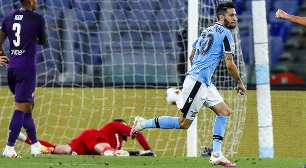 Lazio-Fiorentina in numeri: Sarri fa 200, Luis Alberto 150, è caccia al poker interno con i viola