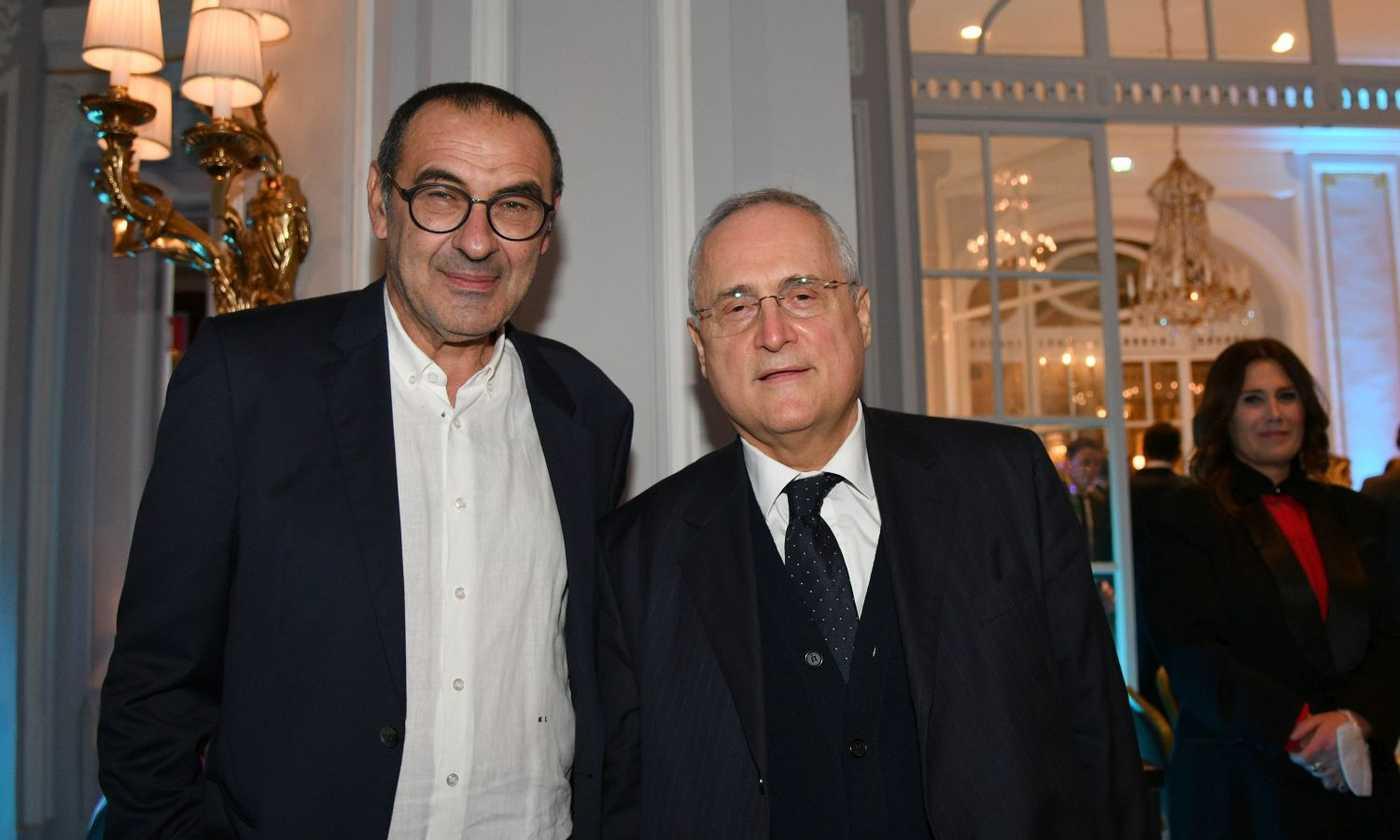 Lazio-Sarri, ritorno kolossal. La chiamata di Lotito: “Ora puoi fare il tuo calcio”. Ma c’è anche la Dea…