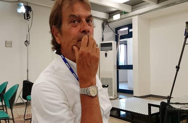 ‘QUELLI CHE…’ – Bezzi: “Mercato e cessioni vanno decise ora. Lo stallo Tare-Sarri va risolto da Lotito al più presto” (AUDIO)