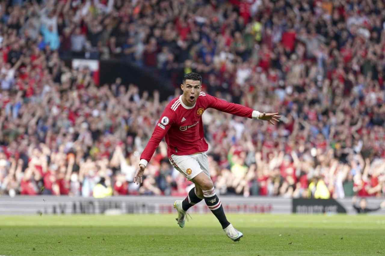 Ronaldo segna dopo la morte del figlio e gli dedica il gol. I tifosi dell’Arsenal applaudono.