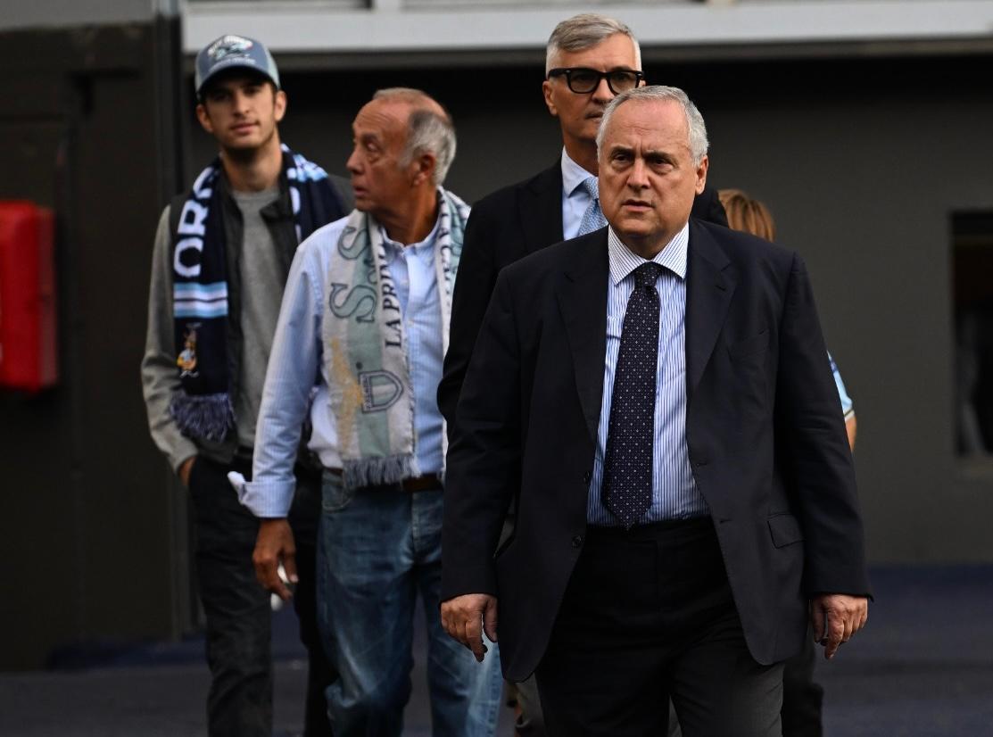 Lotito senatore, brindisi e targa dalla squadra: “Ora possiamo cambiare ogni stortura”