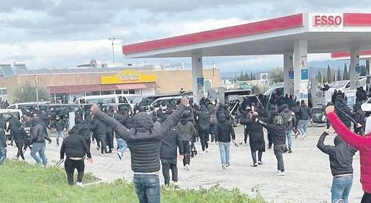 Scontri A1, verso lo stop alle trasferte per i tifosi di Roma e Napoli