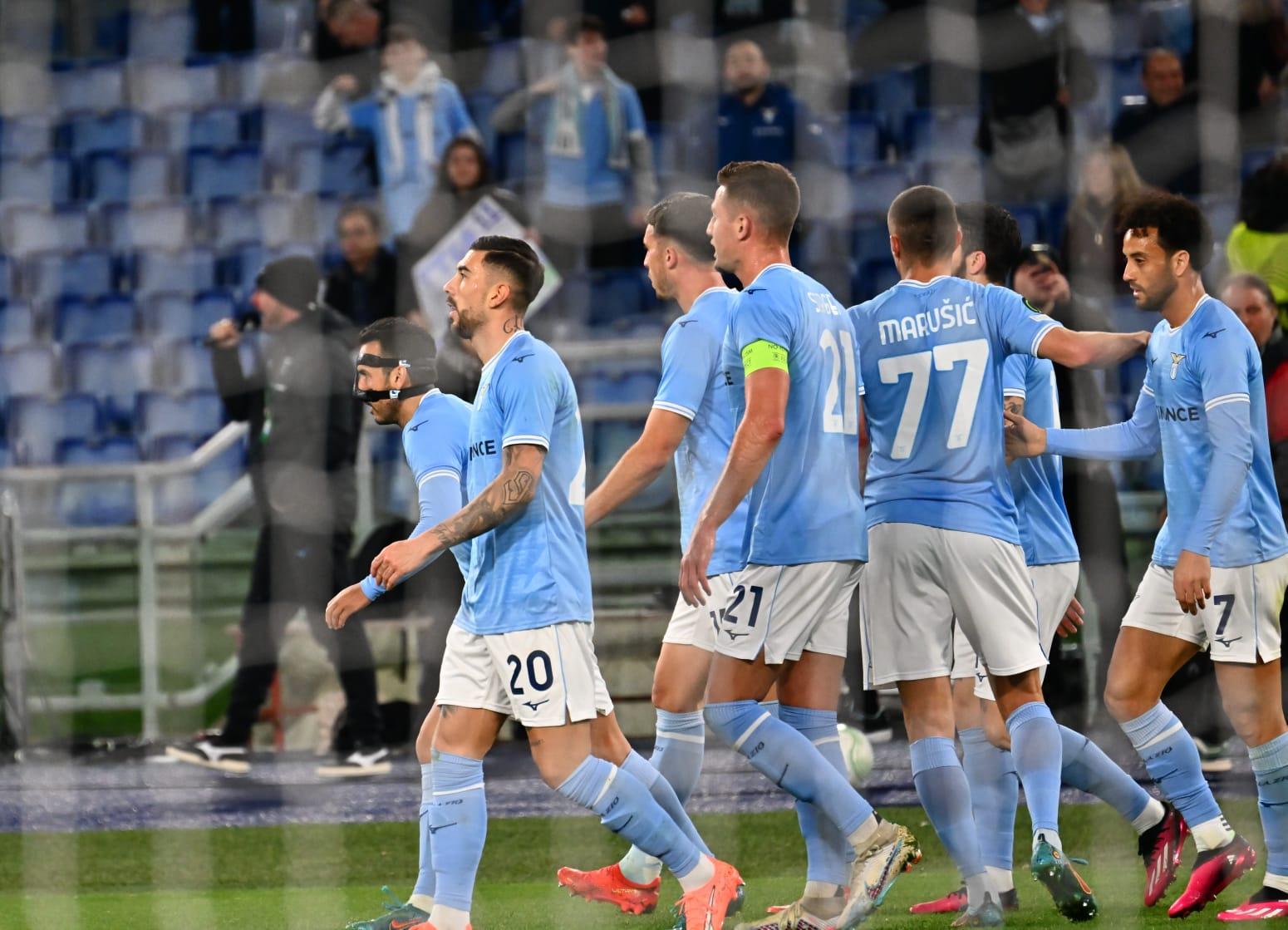 Ottavi in salita, l’AZ ribalta la Lazio: all’Olimpico è 1-2