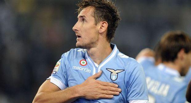 Lazio, Miro Klose al Norimberga. Il presidente della Baviera esulta