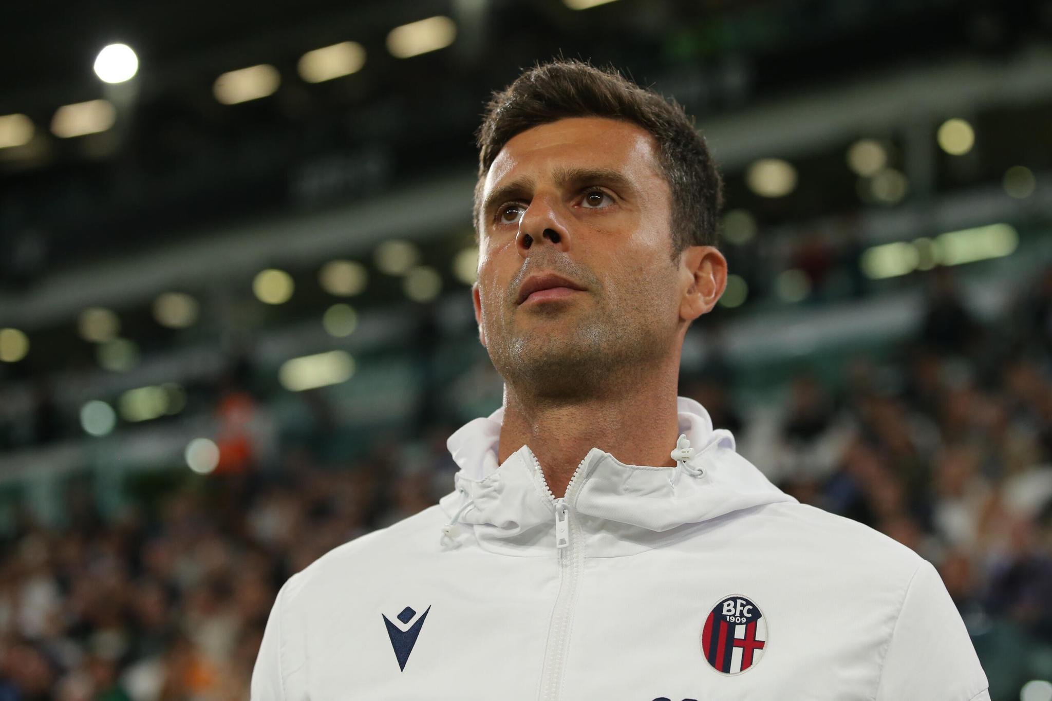 Thiago Motta apre il valzer delle panchine: ufficiale l’addio al Bologna, c’è la Juventus