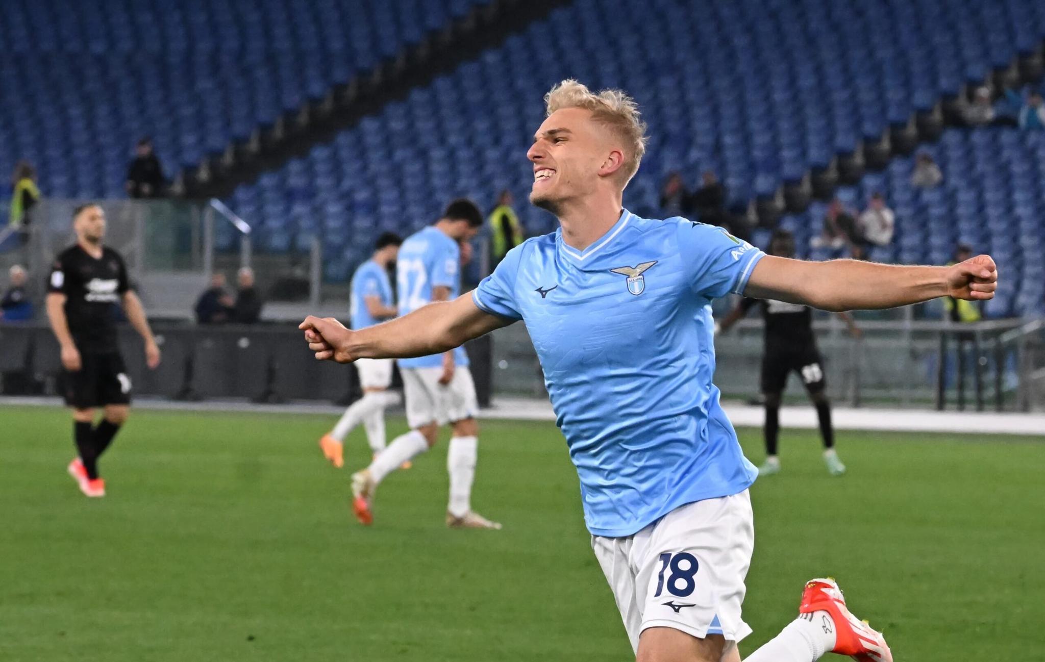 Lazio-Hellas Verona, formazioni ufficiali: c’è Kamada, Isaksen a tutta fascia