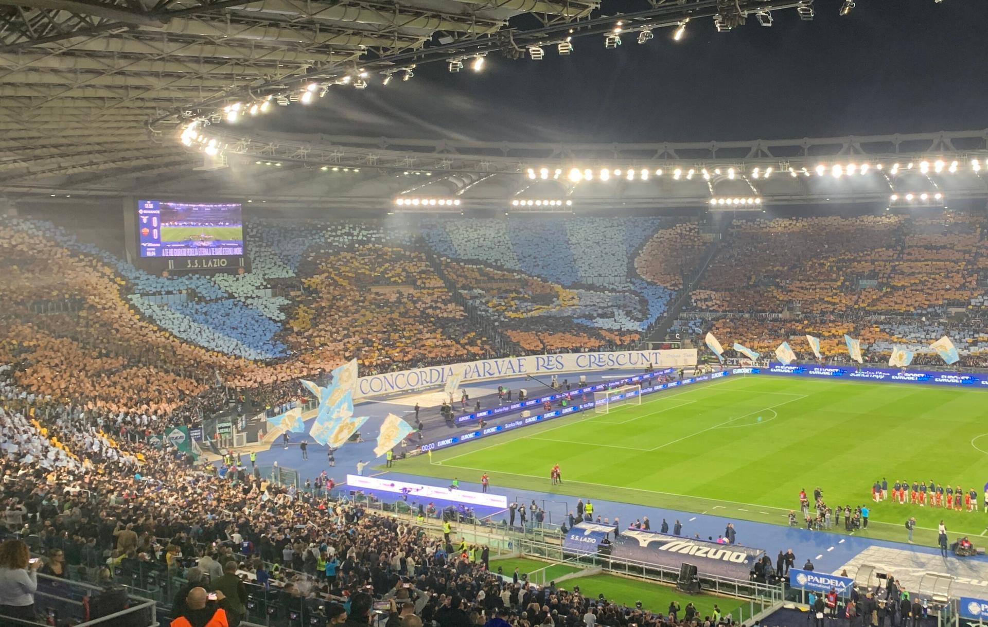 Lazio, in 50mila per “l’ultima” dei tifosi: l’Olimpico si riempie con il Milan