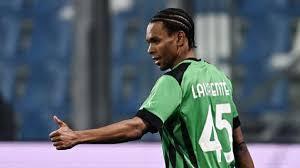 Lazio, accordo con Laurienté ma non basta: stallo con il Sassuolo