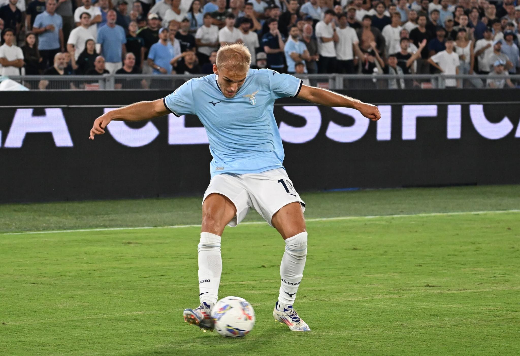 ‘QUELLI CHE…’ – Cardone: “Isaksen-Tchaouna? Quella fascia l’unico punto debole della Lazio. Devono essere più incisivi” (AUDIO)