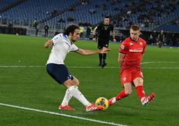 Lazio, Dominguez il preferito per il dopo Gila e Romagnoli. Piace Comuzzo, ma…