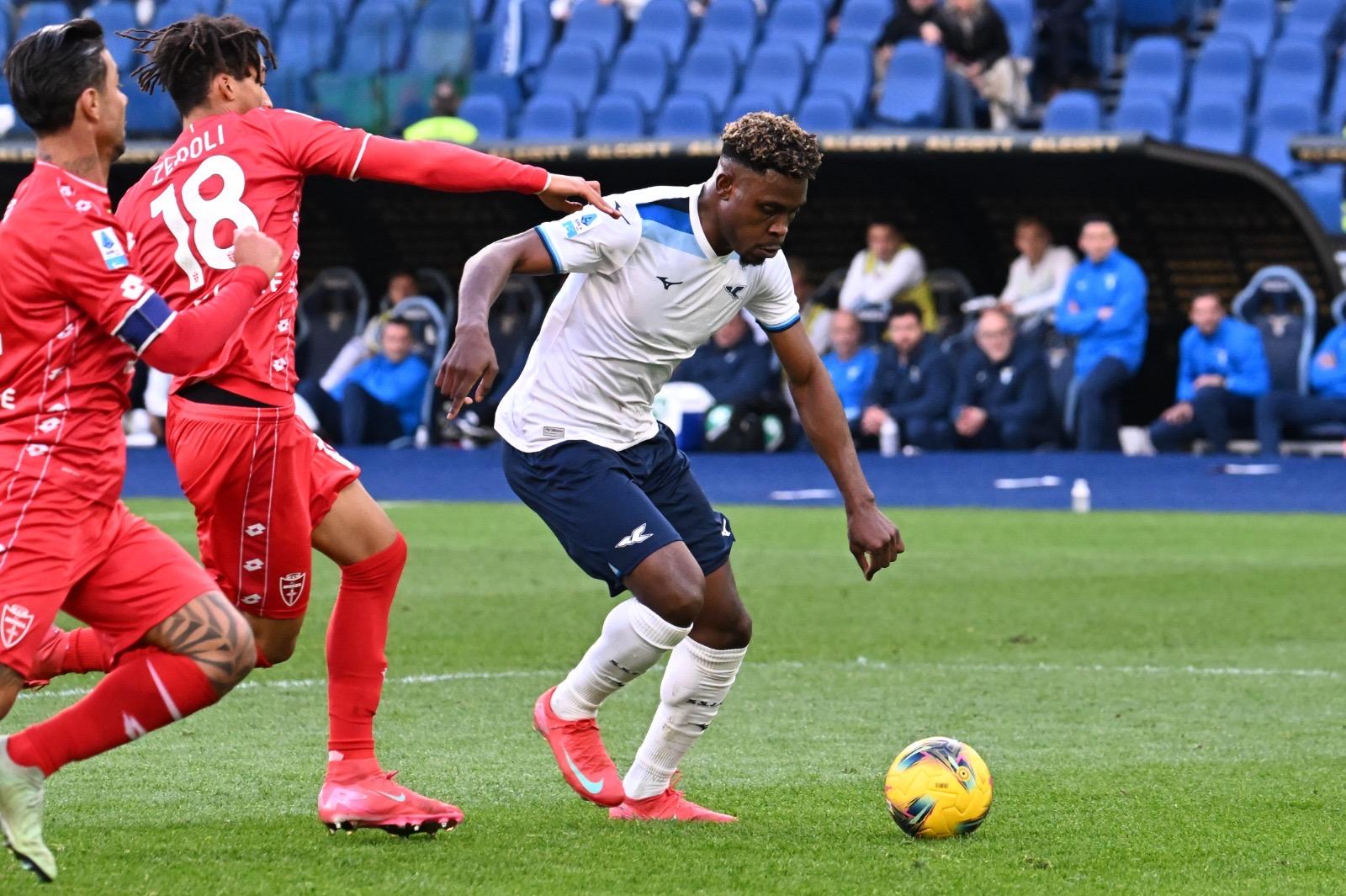 Lazio, valigie pronte per Dele-Bashiru? Distanza di vedute tra Sarri e Fabiani