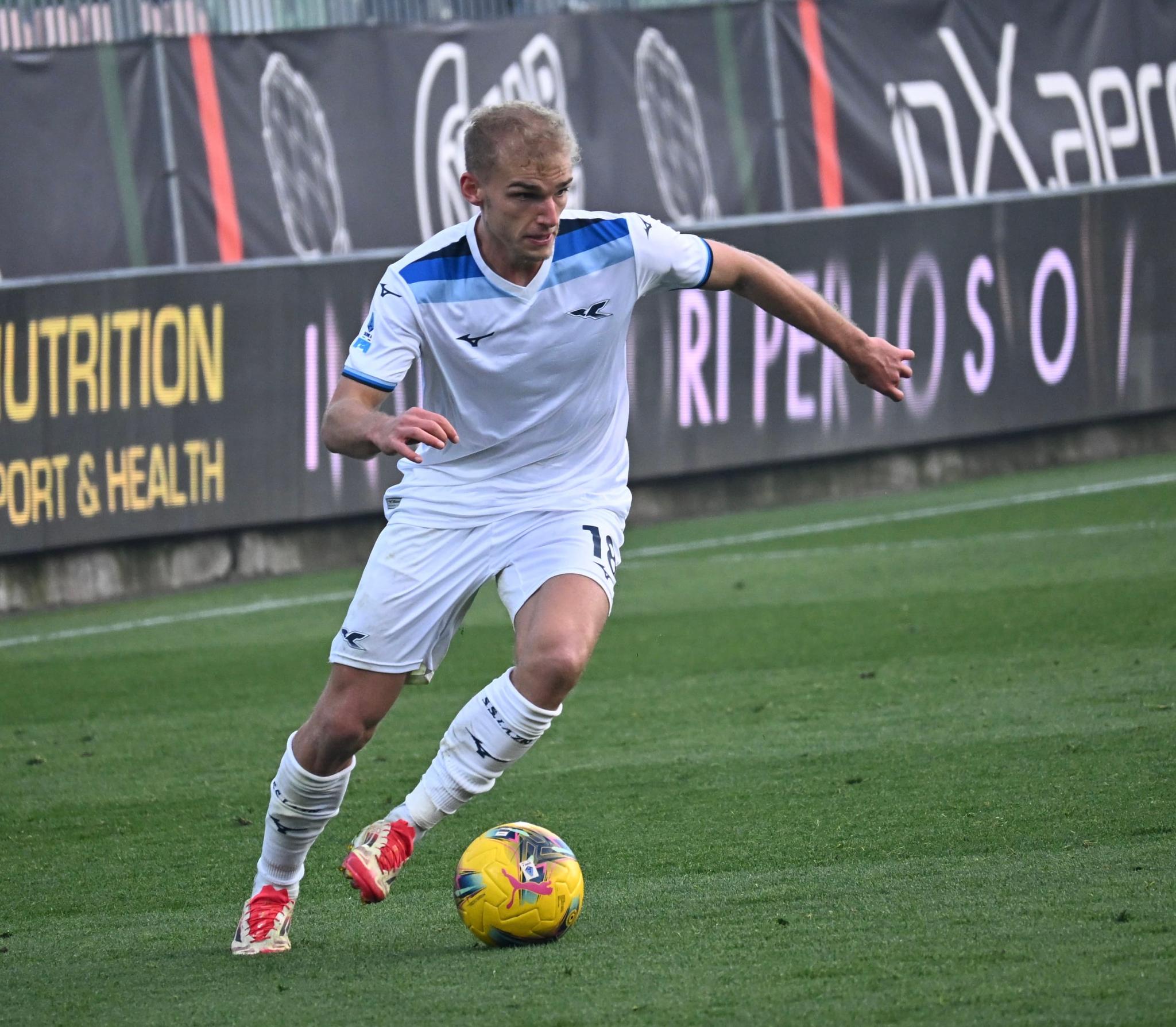 ‘NMM’ – Liverani: “Premiata una grande prestazione, ma le gare vanno chiuse. Isaksen? Il gol contro il Napoli…” (AUDIO)