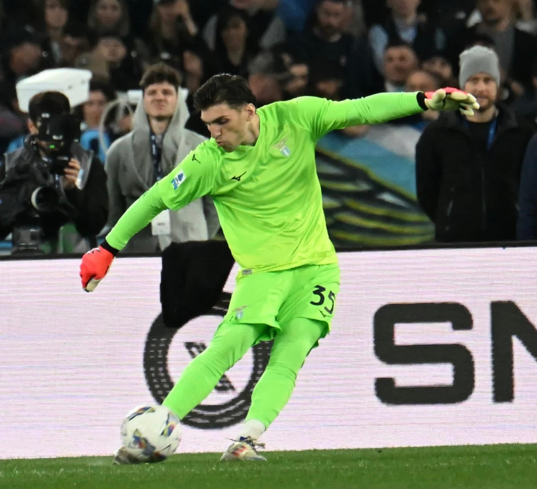 Lazio, Mandas: “Possiamo fare cose importanti, vogliamo la Champions. E sui fumogeni…” (AUDIO)