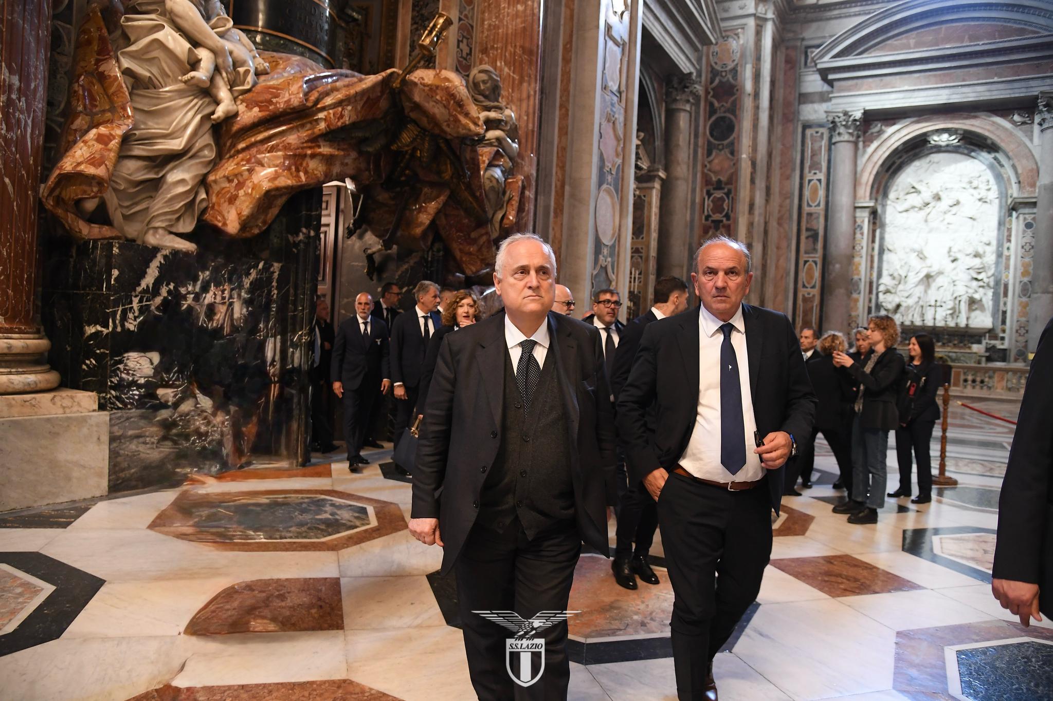 Lazio, l’omaggio a Papa Bergoglio a San Pietro: “Lo ricorderemo tutelando gli ultimi”