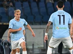 Lazio, full immersion mercato: Fabiani torna a casa Sarri. Priorità centrocampo, Isaksen come Taty