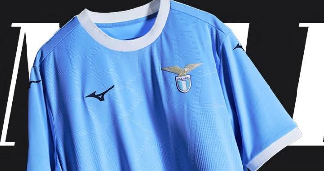 Lazio, presentazione bruciata: nello store on-line le prime due maglie 2025-26. Già virali sul web (FOTO)