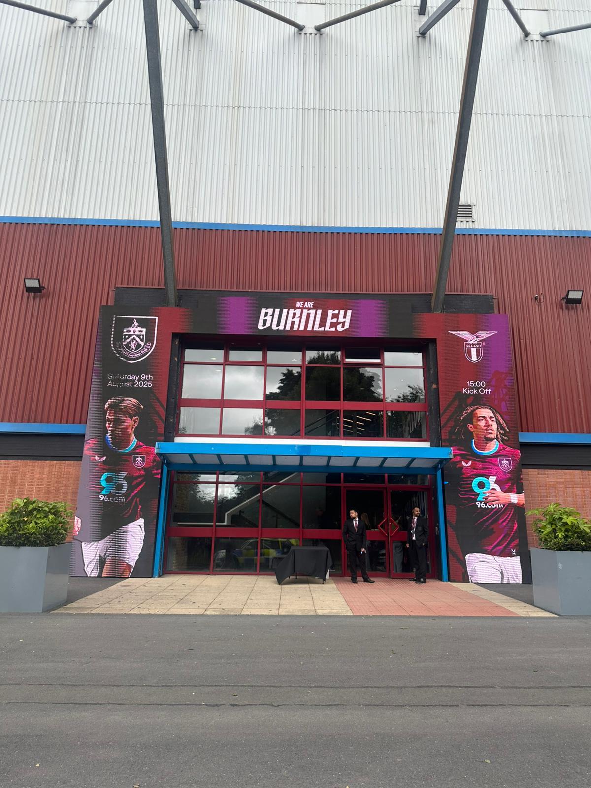 Burnley-Lazio, formazioni ufficiali: Marusic parte centrale, confermato Rovella. Dia guida il tridente