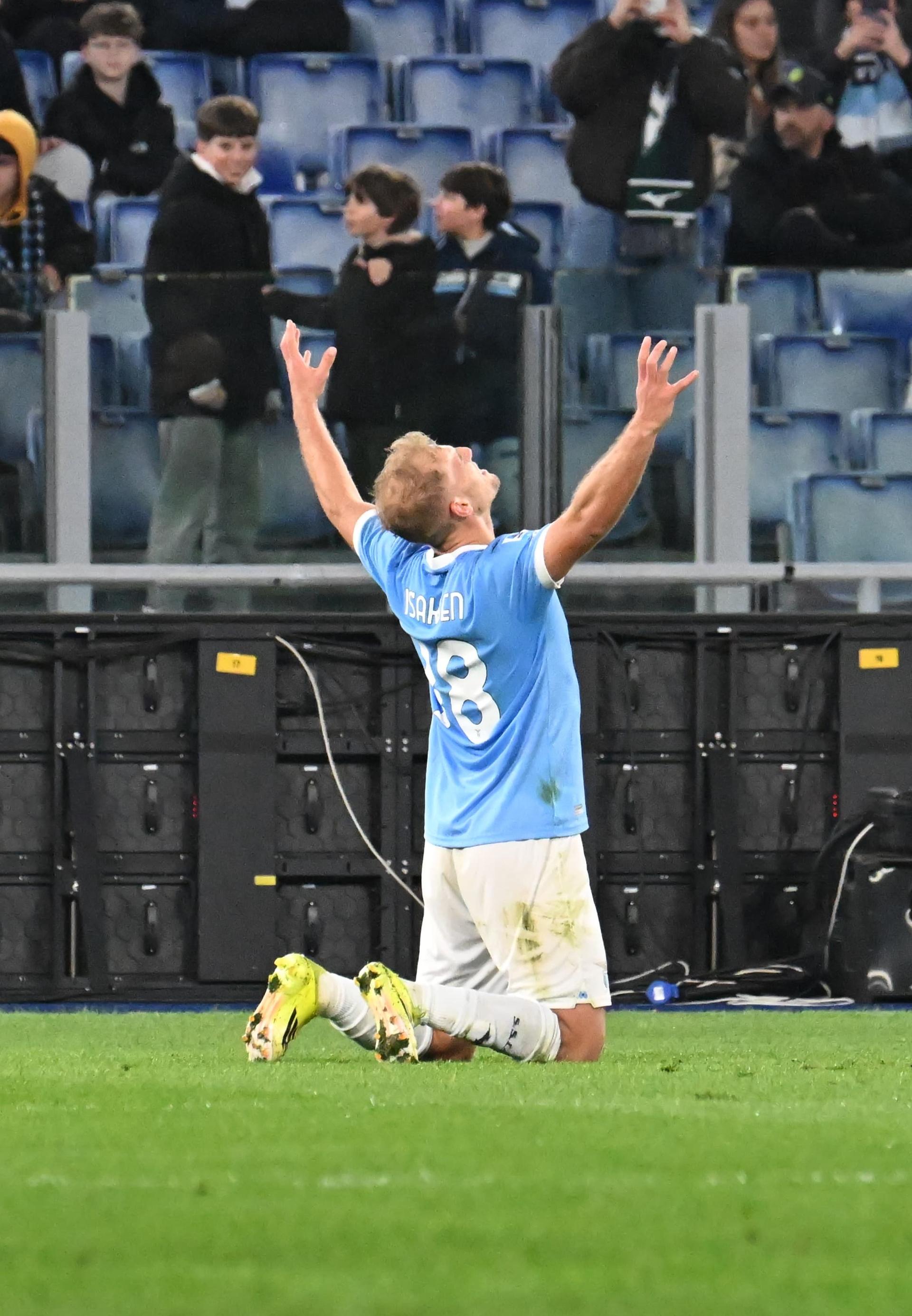 Lazio, Isaksen e Gila in coro: “Vittoria ed atmosfera incredibile, con i tifosi un uomo in più”