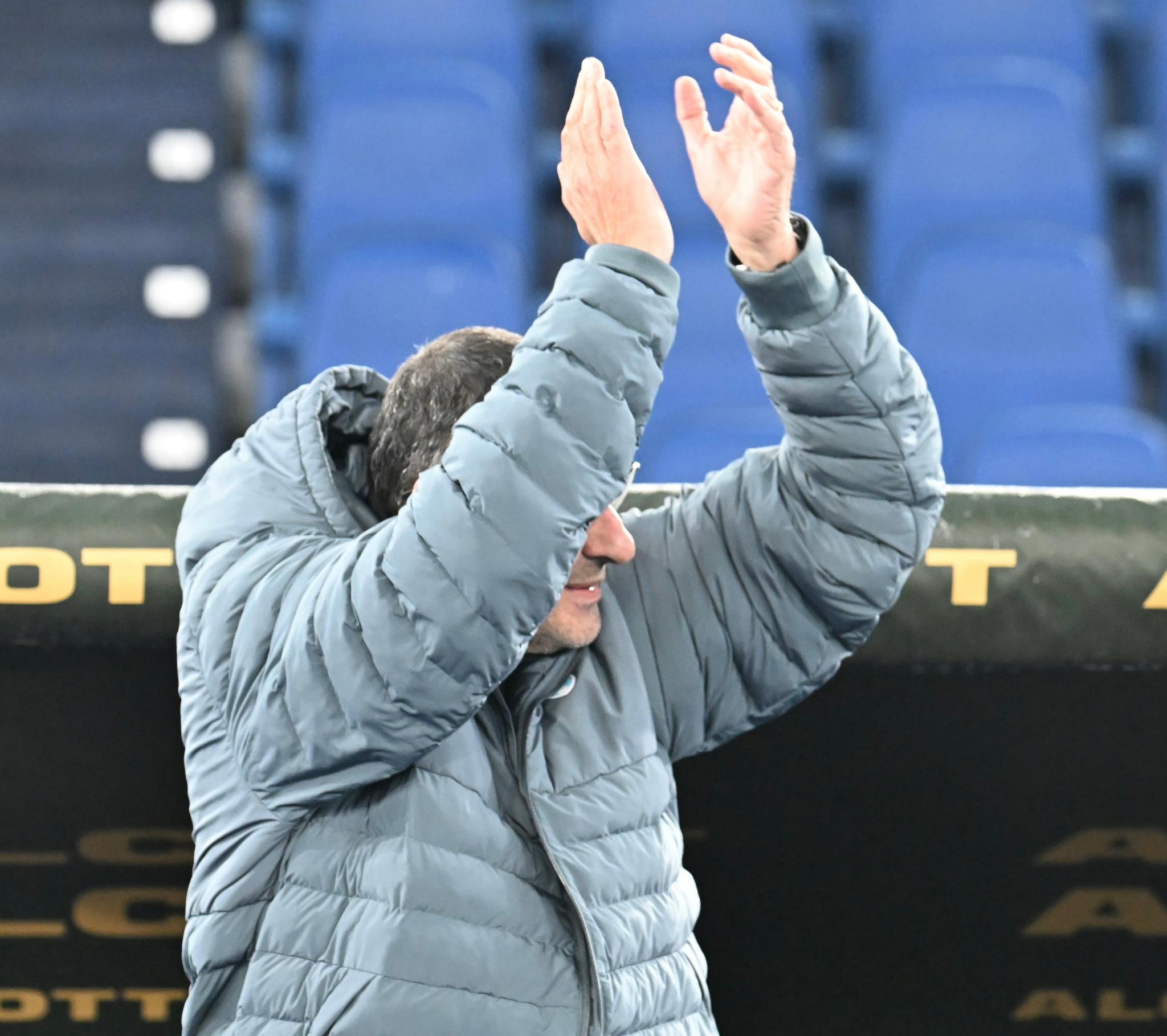 Lazio, ribellarsi con orgoglio al fuoco amico: squadra e Sarri ancora senza resa