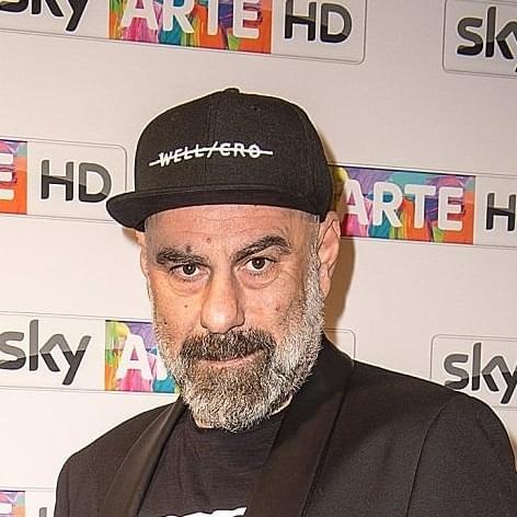 ‘NMM’ – Peroni, creati gli 883 con la Lazio nel cuore: “Io romano trapiantato a Milano, ora non mi pongo limiti. Non guardo la serie tv perchè…” (AUDIO)