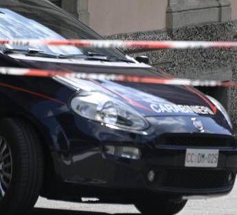 Bologna, marito e moglie trovati morti in casa: ipotesi omicidio-suicidio