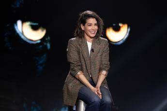 Giulia Michelini a Belve: “Ho preso l’ayahuasca e ho avuto le visioni. Un mio difetto? Rutto”