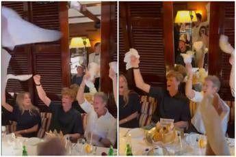 Sinner scatenato a Montecarlo, canta ‘We are the Champions’ con Laila