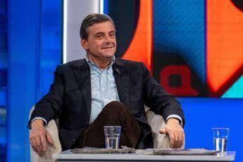 Calenda a ‘Maschio Selvaggio’: “Mia moglie ogni tanto mi manda a dormire in hotel”